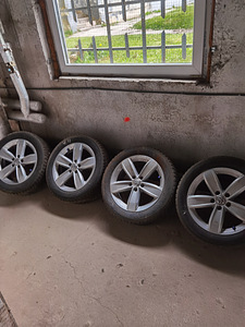 Kummikettad Volkswageni autole (5 foto / 6)
