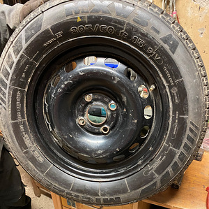Üks rehv koos kettaga MICHELIN MXV 3A 205/60 R15 (2 foto / 3)