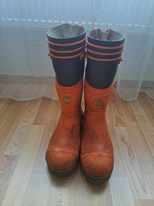 Husqvarna saekaitsega kummikud 45 (1 foto / 3)