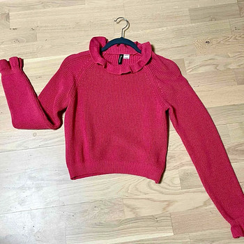 Новый свитер H&M с рюшами, размер S