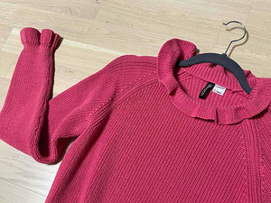 Uus H&M ruffle kampsun suurus S (2 foto / 3)