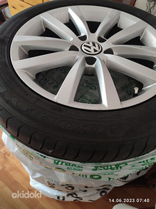 Vw диски с резиной оригинал 215/55/R17 (1 фото из 2)