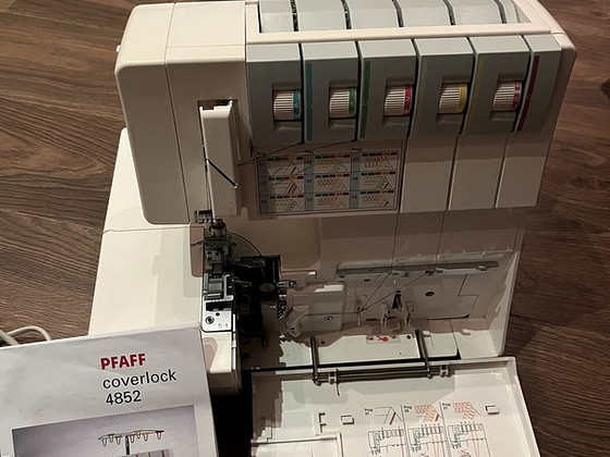 Coverlock Pfaff 4852