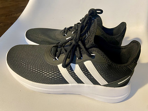 Кроссовки Adidas № 42 (1 фото из 2)