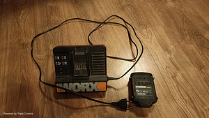 Аккумулятор и зарядка инструмента WORX (3 фото из 3)