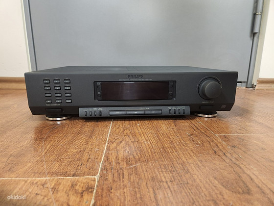 Philips FT930 Digital Synthesized Stereo Tuner
