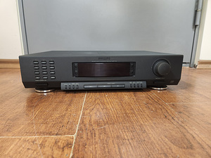 Цифровой синтезированный стерео тюнер Philips FT930 (1 фото из 3)