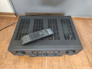 Интегральный стереоусилитель Philips FA930 (2 фото из 4)
