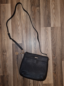 Сумка через плечо DKNY (1 фото из 6)