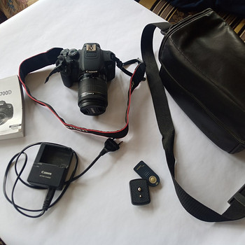 Canon EOS 700D peegelkaamera