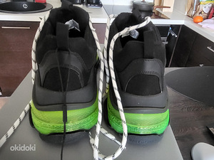 Balenciaga triple s 43 size (2 foto / 3)