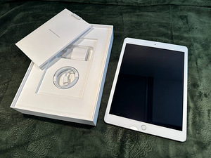 Apple iPad gen 8 32GB Wi-F (2 foto / 4)