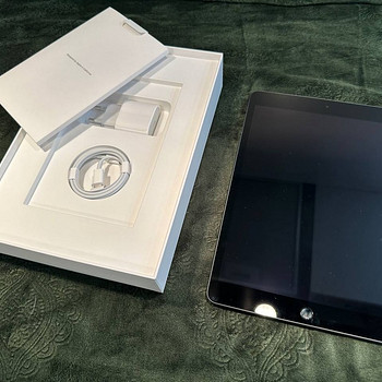 Apple iPad gen 8 32GB Wi-F