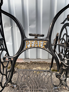 Швейная машина ПФАФФ (8 фото из 9)