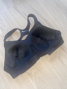 Nike spordirinnahoidja (2 foto / 2)