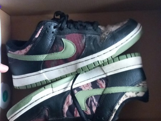 Nike dunks.
