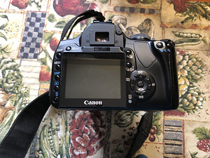 Цифровая фотокамера Canon EOS D400 без объектива (отдельно) (2 фото из 5)