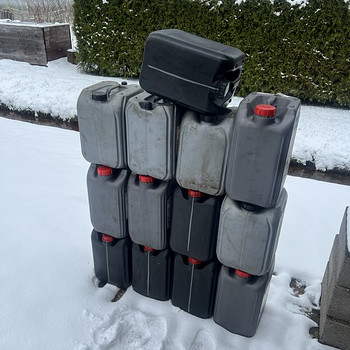 Kütusekanistrid 13tk 20l (kõik korraga)/ Fuel cans