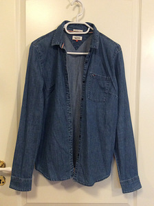 Tommy Hilfiger teksasärk s.M (1 foto / 10)
