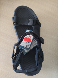 Продаю сандалии (2 фото из 3)
