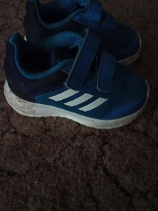Детские кроссовки Adidas 20 размера на продажу (2 фото из 2)