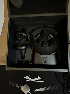 Oculus Rift S (1 фото из 2)