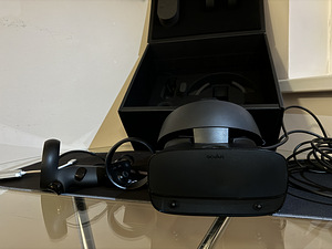 Oculus Rift S (2 фото из 2)