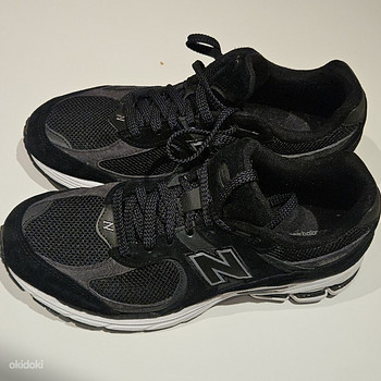 New Balance 2002 Black 42.5