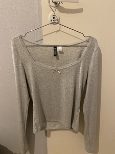 Продам кофту (1 фото из 2)