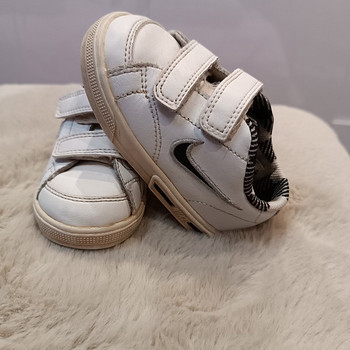 Nike valgest nahast tennised nr 23.