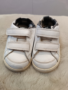 Nike valgest nahast tennised nr 23. (2 foto / 4)