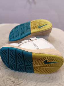 Кроссовки Nike 21 (2 фото из 4)