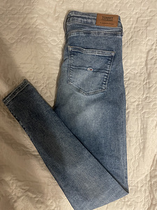 Джинсы Tommy Hilfiger (1 фото из 3)