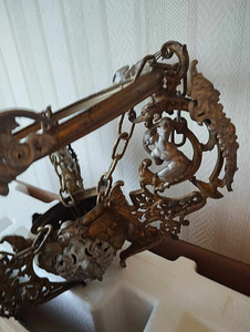 Старинный потолочный светильник с оригинальным стеклянным по (7 фото из 7)