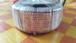 Trafo, Toroidtrafo 200VA 2*28V 2*3.57A (1 foto / 2)