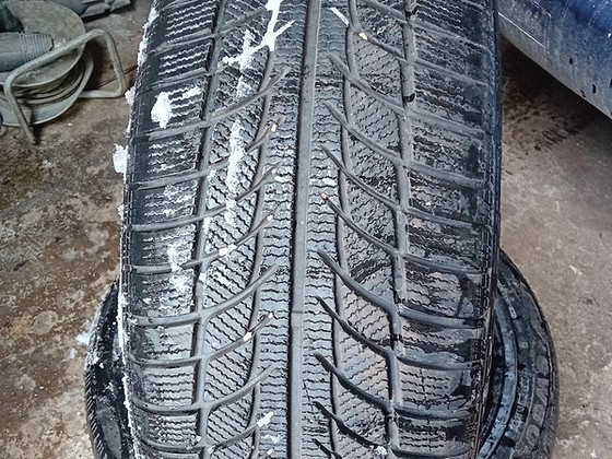235 45 R19
