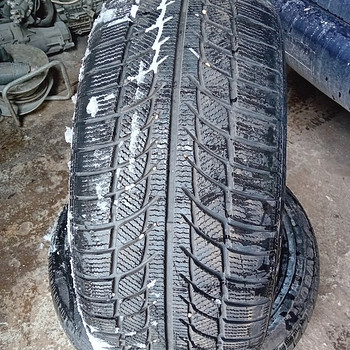 235 45 R19