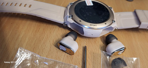 Müüa naiste nutikell Bluetooth kõrvaklappidega. (6 foto / 10)