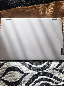Лаптоп Lenovo (3 фото из 7)
