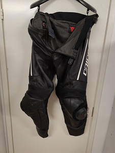 Dainese meeste nahktagi ja nahkpüksid (3 foto / 3)