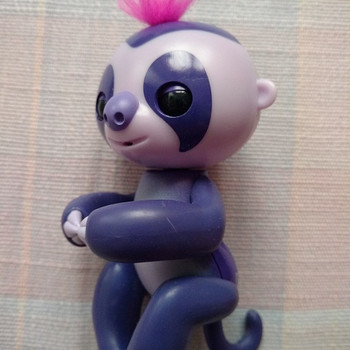 Интерактивная игрушка ленивец Fingerlings Мардж фиолетовый
