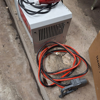 Зарядное устройство 24V 40A для вилочных погрузчиков