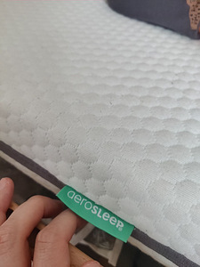 MAGAMISKOMPLEKT BEEBILE - võrevoodi koos madratsiga + lisad (2 foto / 6)