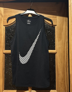 Nike T-särk, suurus S. (1 foto / 1)