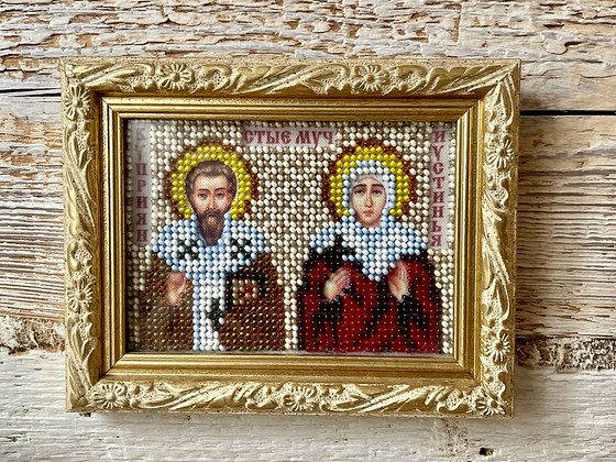 Helmestega tikitud ikoon-amulett “St.M. Kupriyan and Justinya”