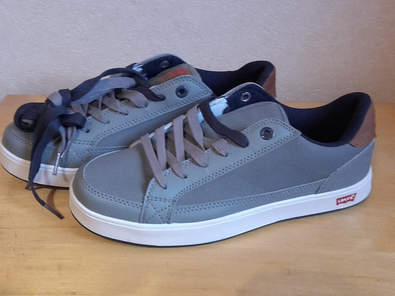 Кроссовки LEVIS новые 42.5