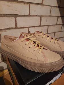 Tossud uus LEVIS ,SKECHERS,HARRISON,Calvin Klein uus (3 foto / 6)