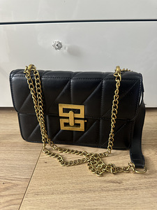 Сумка женская (2 фото из 3)
