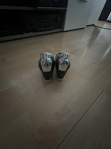 Guess обувь (4 фото из 4)