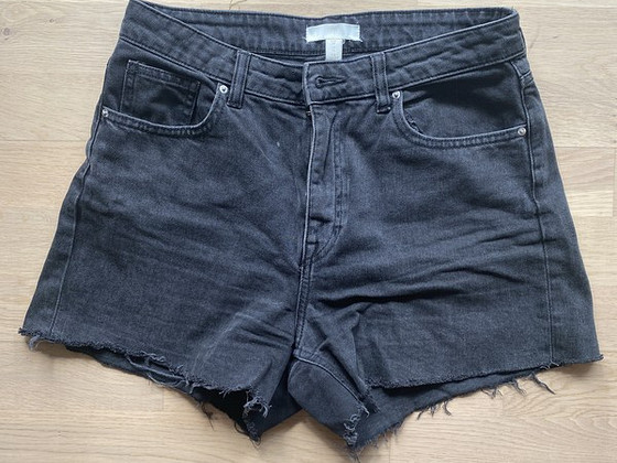 Джинсовые шорты h&M, размер 40.